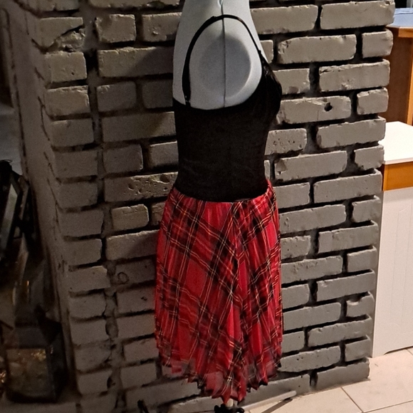 Dress - Picture 5 of 5